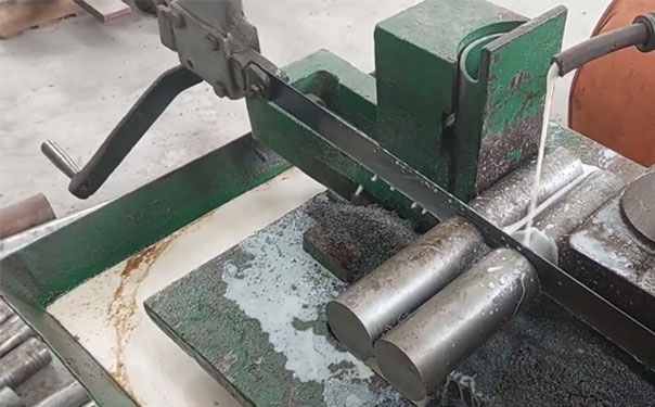 Cutting Round Bar